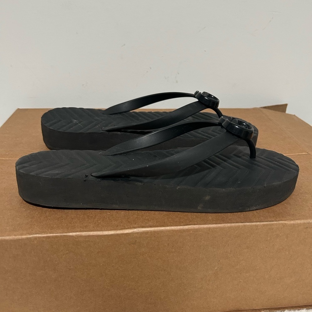 Black Gucci Platform Flip Flop Sandals - Picture 2 of 5